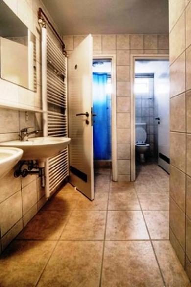 Buzz Hostel Zagabria Esterno foto