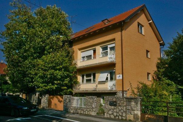 Buzz Hostel Zagabria Esterno foto